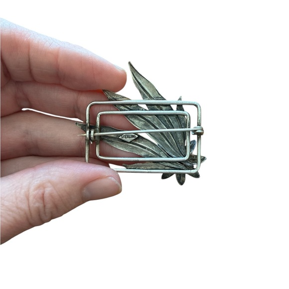 Floral Leaf Sterling Silver Brooch - Picture 2 of 2